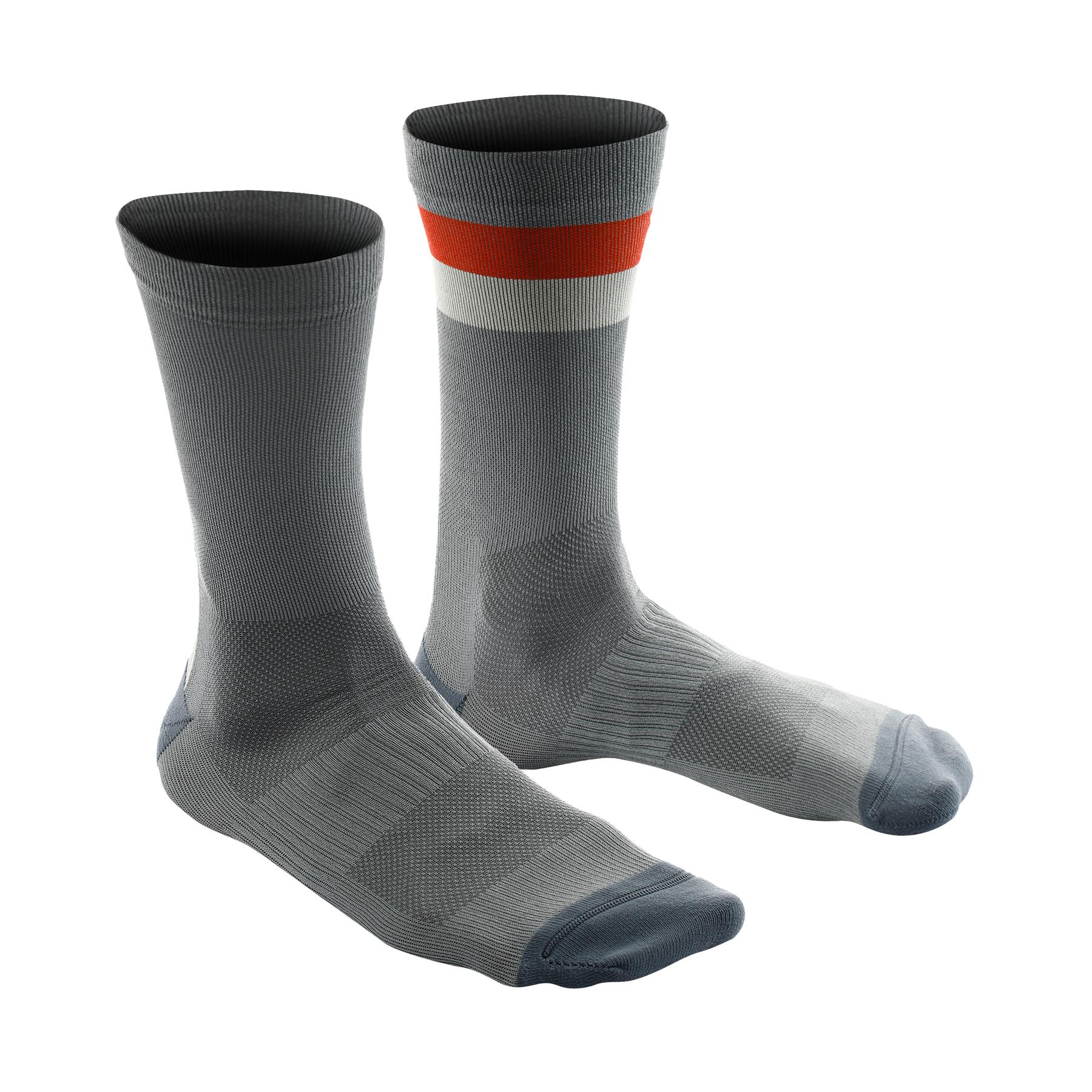 product/d/a/dainese_2039900002-970_grey-red_1.jpg