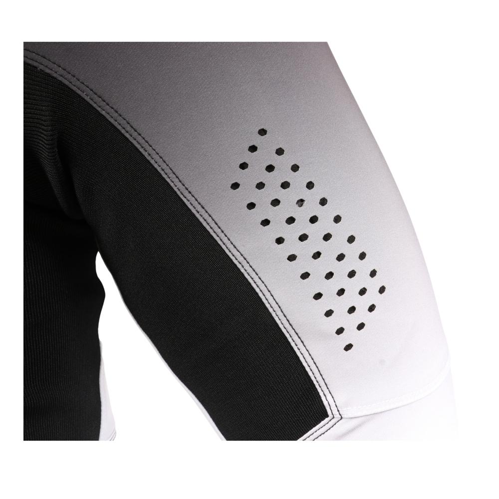 product/e/v/evolve_ar00386_black-white_5.jpg