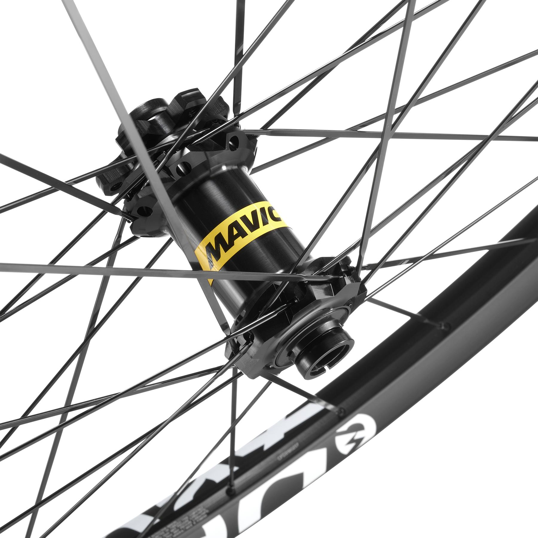 product/m/a/mavic_p00075007_noir-vert_3.jpg