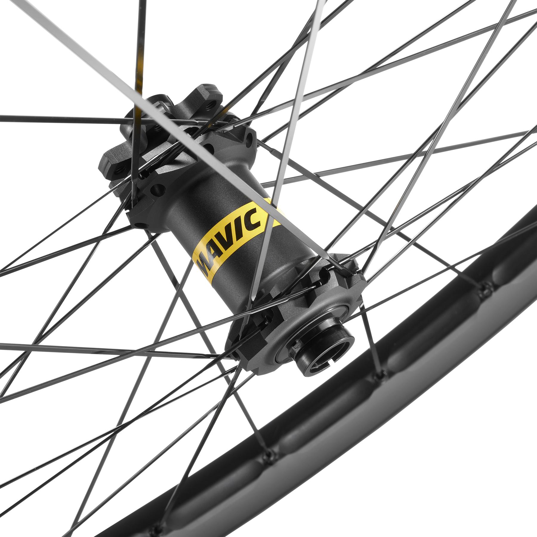 product/m/a/mavic_p00076207_noir_3.jpg