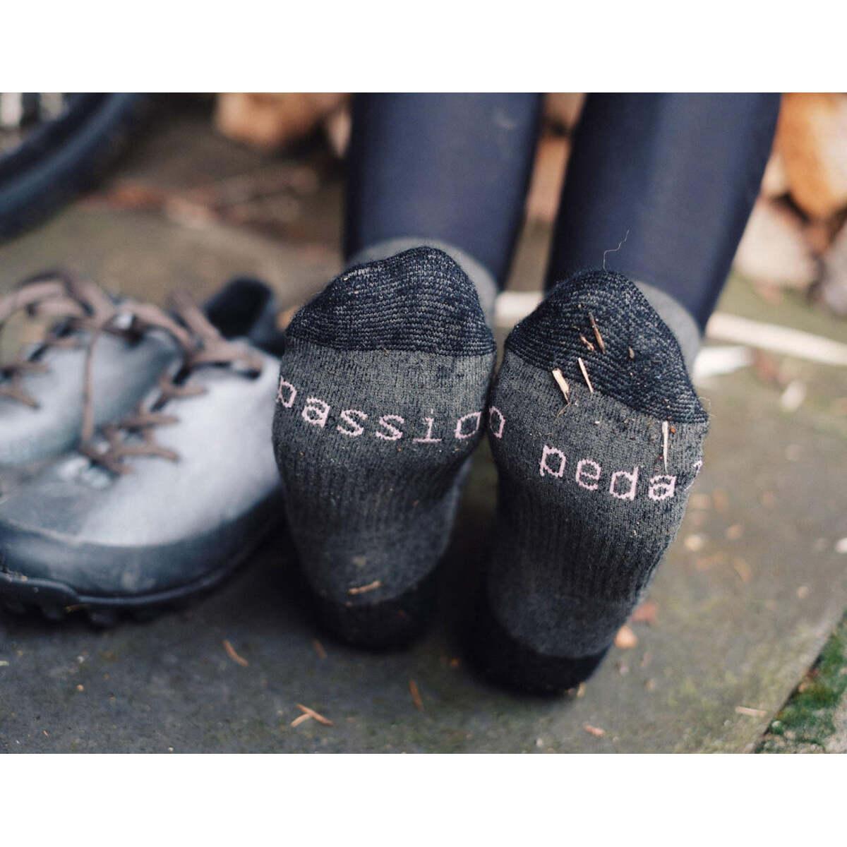 product/q/u/quoc_qaws23-ch-l_charcoal_3.jpg