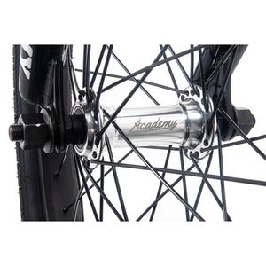 product/a/c/academy-bikes_i04-022g1t_noir-blanc_2.jpg