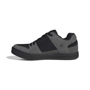 product/a/d/adidas_hp9936_5_footwear_photography_side_medial_center_view_white-nw091625.jpg