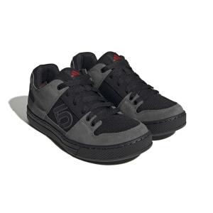 product/a/d/adidas_hp9936_6_footwear_photography_front_lateral_top_view_white-nw091625.jpg