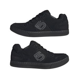 product/a/d/adidas_hp9939_10_footwear_photography_mirrored_pair_view_white-nw091625.jpg