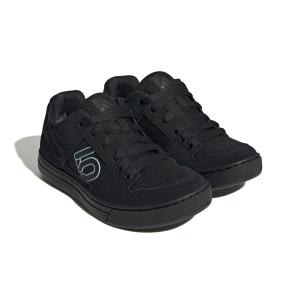 product/a/d/adidas_hq2101_6_footwear_photography_front_lateral_top_view_white-nw091625.jpg