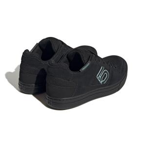 product/a/d/adidas_hq2101_7_footwear_photography_back_lateral_top_view_white-nw091625.jpg
