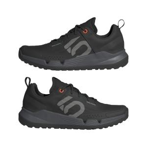 product/a/d/adidas_id5012_10_footwear_photography_mirrored_pair_view_white-nw091625.jpg