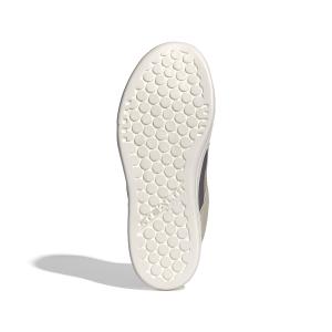 product/a/d/adidas_id7489_4_footwear_photography_bottom_view_white-nw091625.jpg