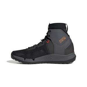 product/a/d/adidas_if4944_5_footwear_photography_side_medial_center_view_white-nw091625.jpg