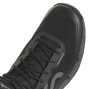 product/a/d/adidas_if4944_9_footwear_photography_detail_view_2_white-nw091625.jpg