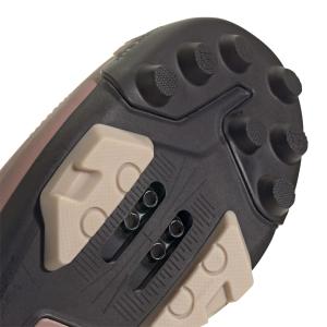 product/a/d/adidas_ih0807_9_footwear_photography_detail_view_2_white-nw091625.jpg