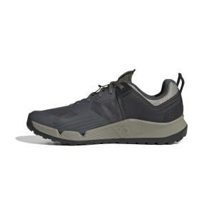 product/a/d/adidas_ih0812_5_footwear_photography_side_medial_center_view_white-nw091625.jpg