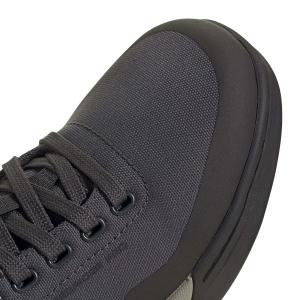 product/a/d/adidas_ih0814_8_footwear_photography_detail_view_1_white-nw091625.jpg