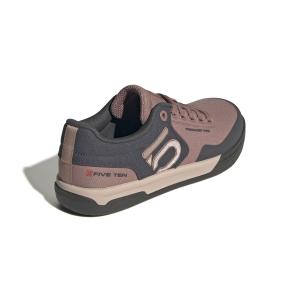 product/a/d/adidas_ih0819_7_footwear_photography_back_lateral_top_view_white.jpg