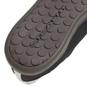 product/a/d/adidas_ih0825_8_footwear_photography_detail_view_1_white-nw091625.jpg