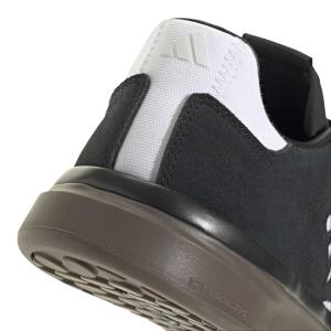 product/a/d/adidas_ih0825_9_footwear_photography_detail_view_2_white-nw091625.jpg