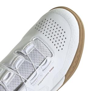 product/a/d/adidas_ih5846_9_footwear_photography_detail_view_2_white.jpg