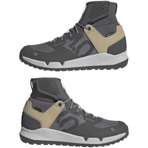 product/a/d/adidas_ji0860_10_footwear_photography_mirrored_pair_view_white-nw091625.jpg