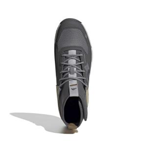 product/a/d/adidas_ji0860_3_footwear_photography_top_portrait_view_white-nw091625.jpg