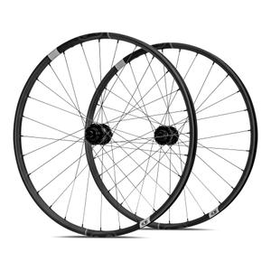 product/c/r/crankbrothers_16830_noir-gris_2.jpg