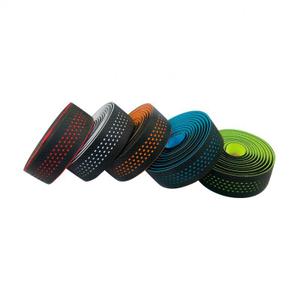 c335t30-ruban-de-cintre-ges-2-tone-pinholes-noir-rouge-tu