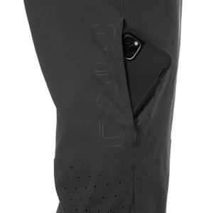 product/g/i/giro_7097679_black_3.jpg