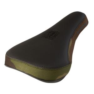 ar00274-selle-camouflage-stay-strong-combo-mid-pivotal-black-camo-tu