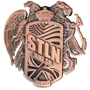 s983-autocollants-en-metal-stolen-brand-cambra-10-year-crest-rose-gold-148x23x3-5-mm