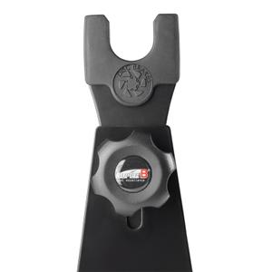 1101315-support-de-velo-axe-de-roue-arriere-super-b-noir-tu