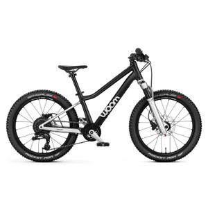 100017-0009-8001-velo-enfant-woom-off-air-5-black-24-pouces-128-145-cm